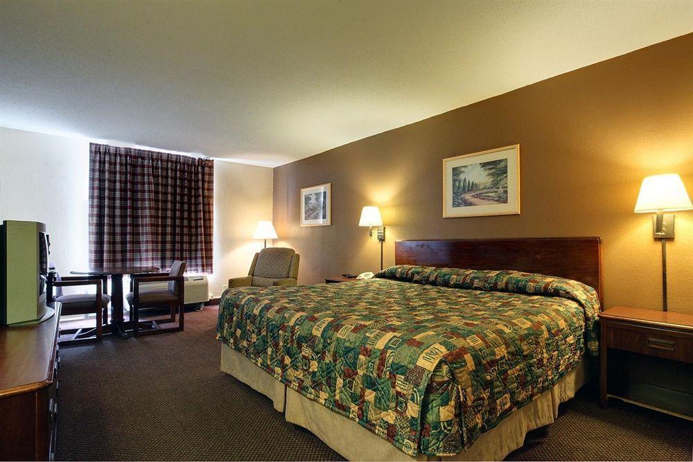 Americas Best Value Inn Marshall Bel Air Room photo